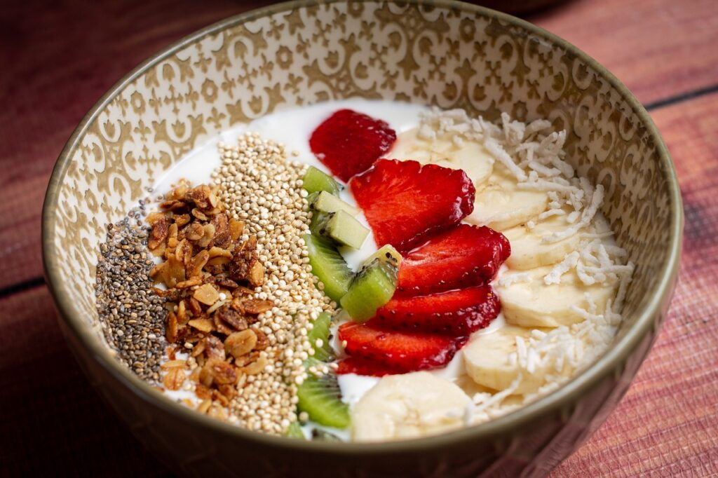 yogurt bowl, breakfast bowl, healthy breakfast-7009982.jpg