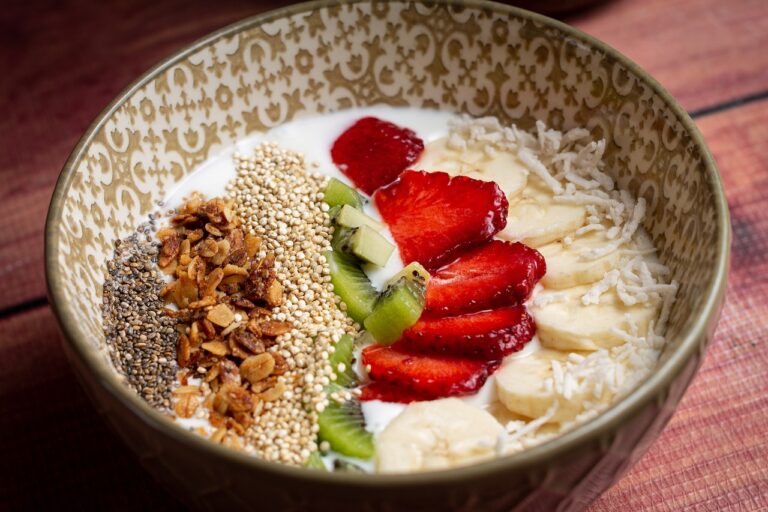 yogurt bowl, breakfast bowl, healthy breakfast-7009982.jpg